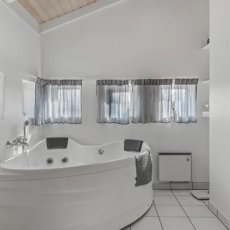 Holiday home Solina - 500m From The Sea By Interhome Lakolk