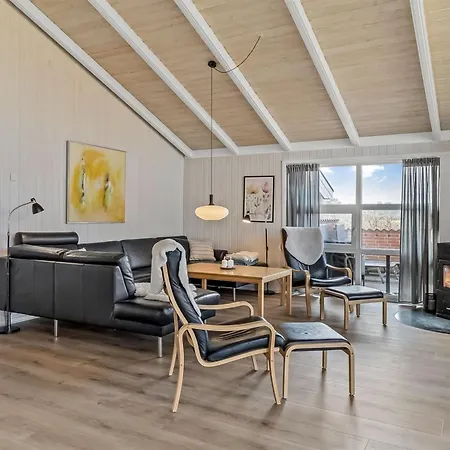 Solina - 500m From The Sea By Interhome * Lakolk