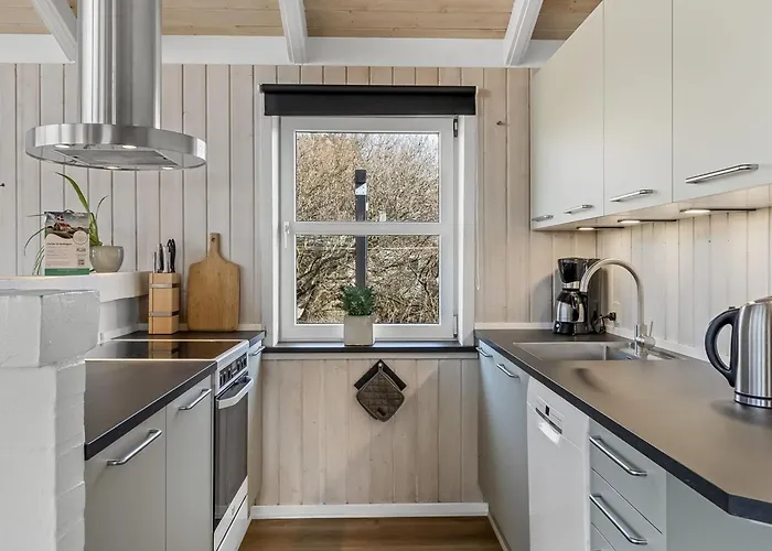 Solina - 500m From The Sea By Interhome